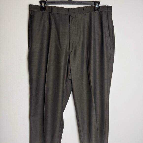 Haggar Men Classic Fit Pleated Front Brown Dress Pants 38x30 Casual Business - Picture 2 of 8